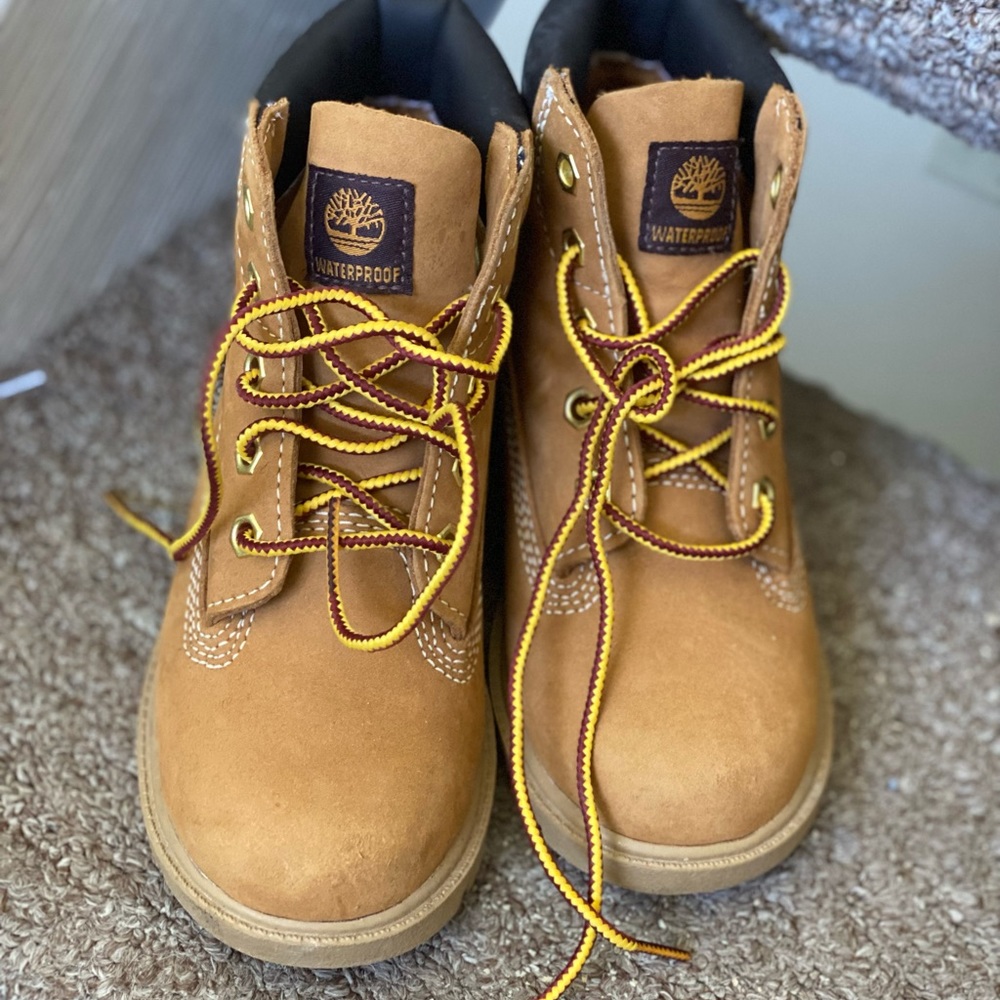 USED boys Timberlands